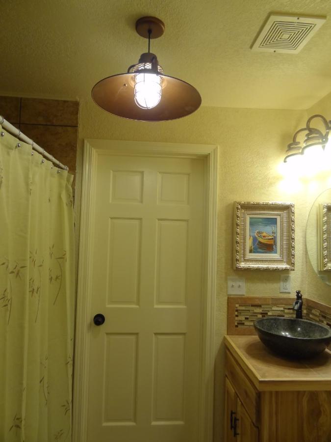 Poolside King Cabana With Full Kitchen, King Bed, Sleeper Sofa And Pool Access, Hotel Room Mount Ida Exterior photo