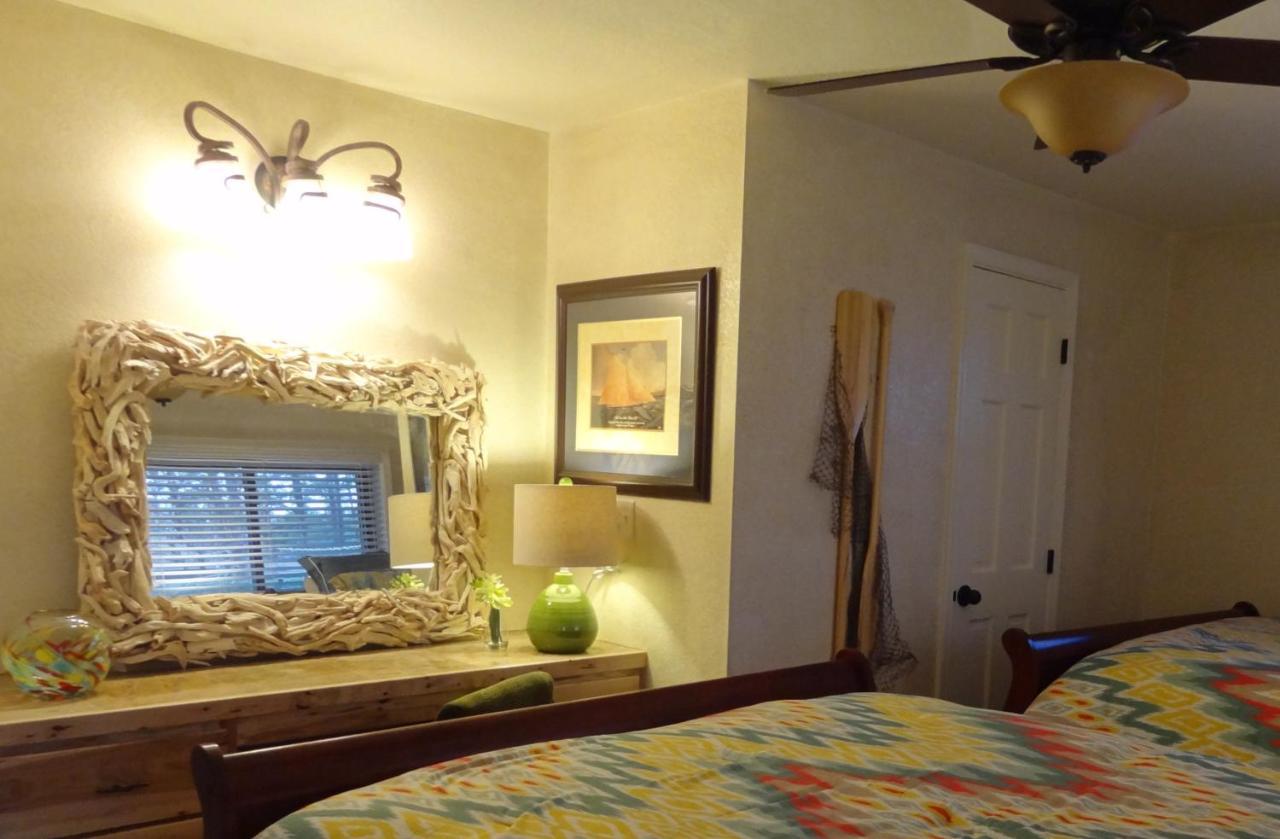 Poolside King Cabana With Full Kitchen, King Bed, Sleeper Sofa And Pool Access, Hotel Room Mount Ida Exterior photo