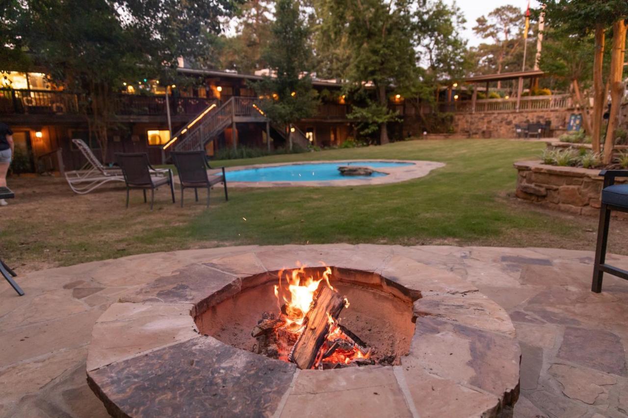 Poolside King Cabana With Full Kitchen, King Bed, Sleeper Sofa And Pool Access, Hotel Room Mount Ida Exterior photo